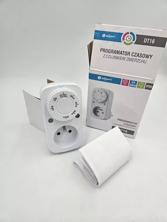 PROGRAMATOR CZASOWY ANALOGOWY Z CZUJNIKIEM ZMIERZCHU DPM DT16