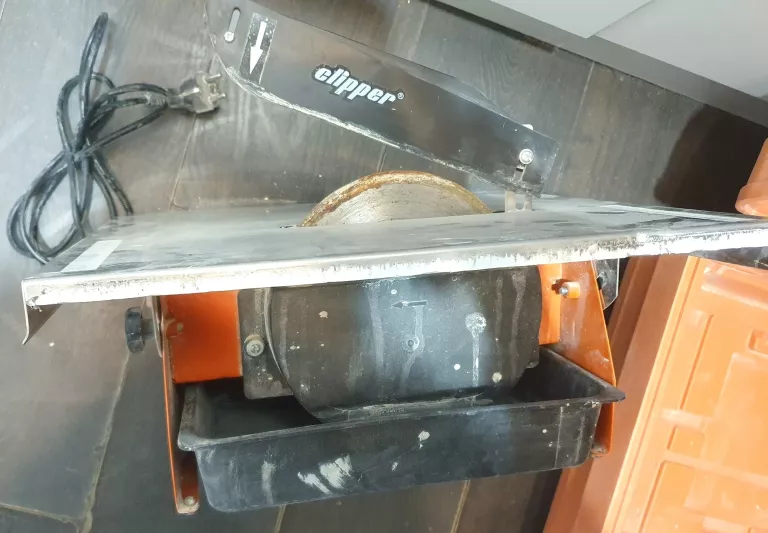 przecinarka-do-glazury-norton-clipper-tt-180-bm-maksymalna-grubosc-ciecia-plytki-przy-45-stopniach-8