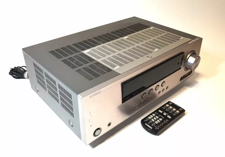 AMPLITUNER WIELOKANAŁOWY 5.1 YAMAHA RX-V365