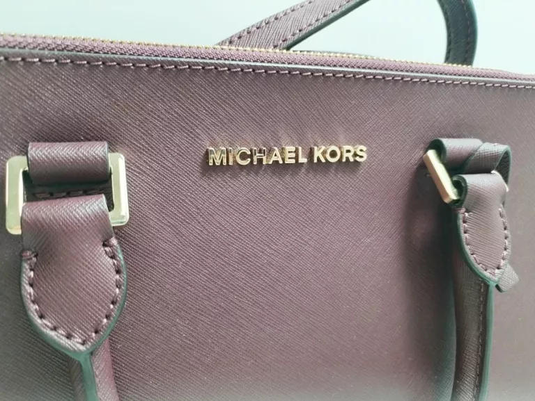 MICHAEL MICHAEL KORS SUTTON TOREBKA MERLOT