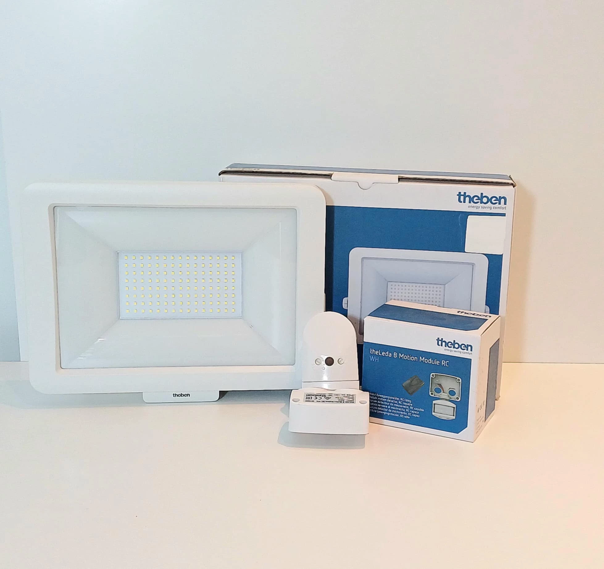 zewnetrzna-lampa-punktowa-led-theben-theleda-b50l-wh-bohaterow-warszawy-61-mysliborz