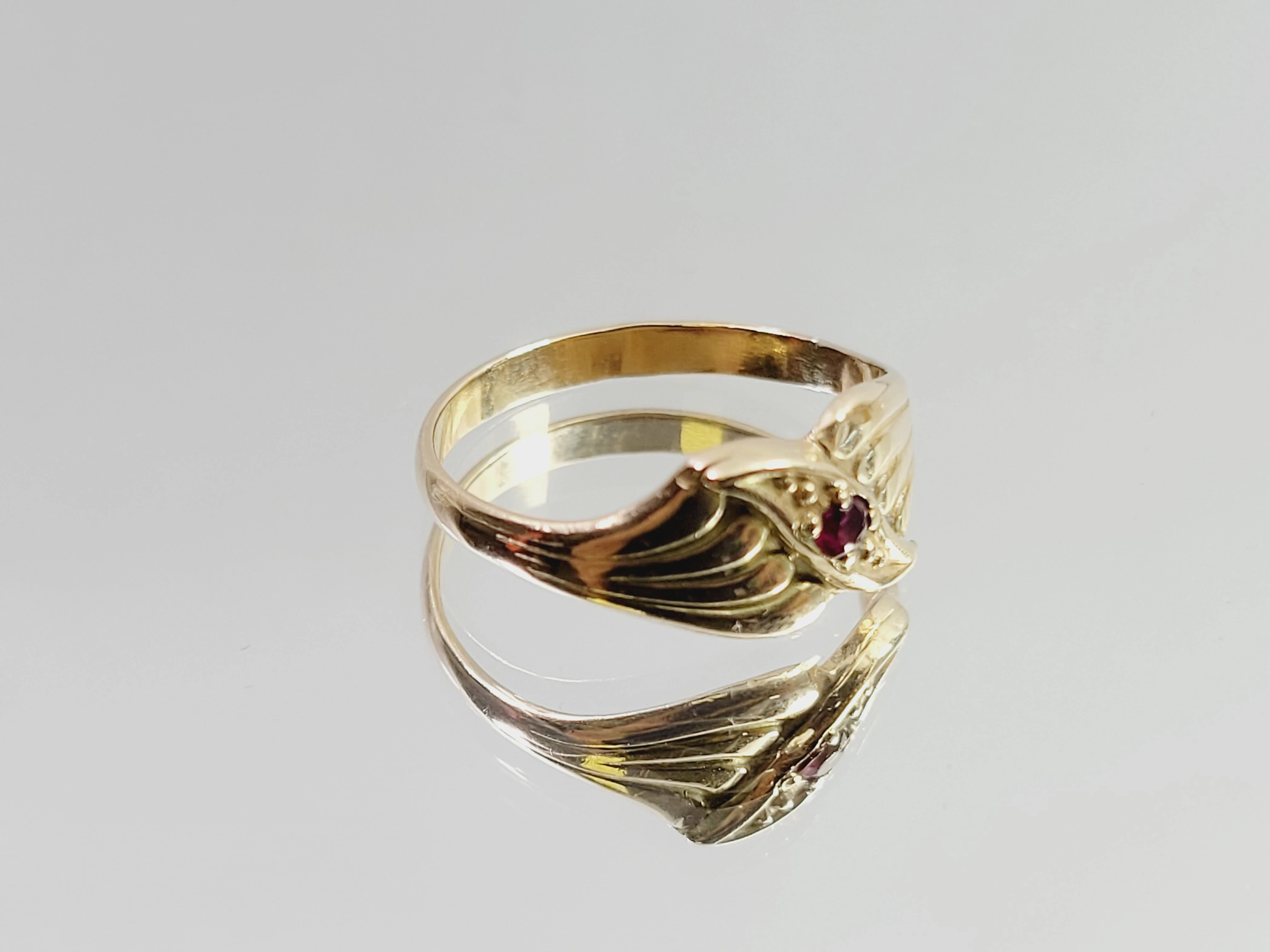 uroczy-zloty-pierscionek-z-rubinem-585-235g-r13-stan-11323-2