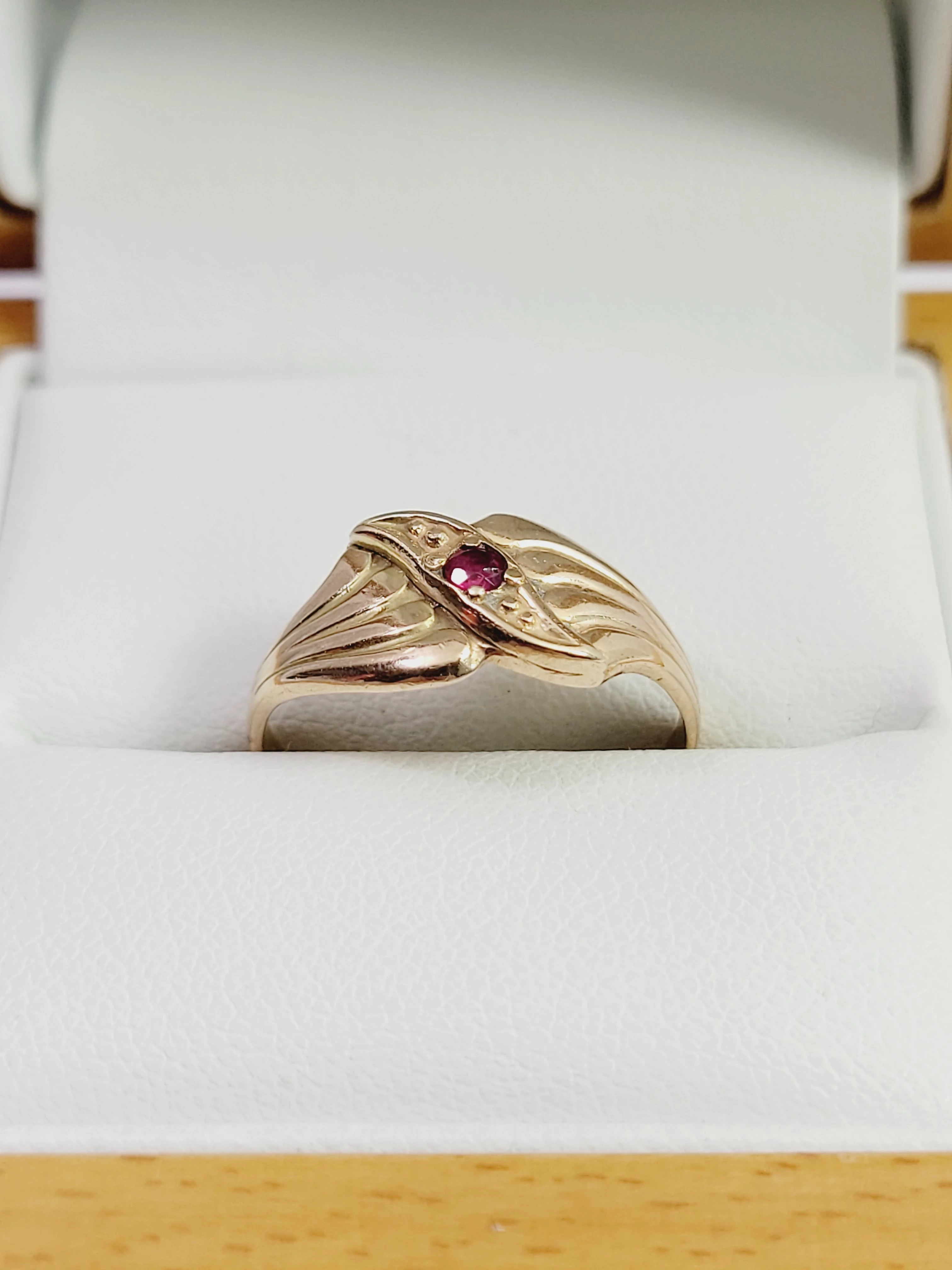 uroczy-zloty-pierscionek-z-rubinem-585-235g-r13-kurpinskiego-117-poznan-ska-x