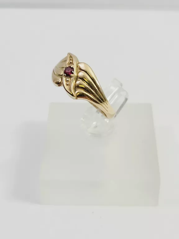 uroczy-zloty-pierscionek-z-rubinem-585-235g-r13-material-15835-2