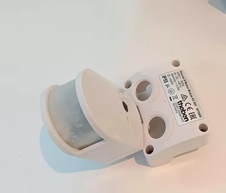 zewnetrzna-lampa-punktowa-led-theben-theleda-b50l-wh-bohaterow-warszawy-61-mysliborz