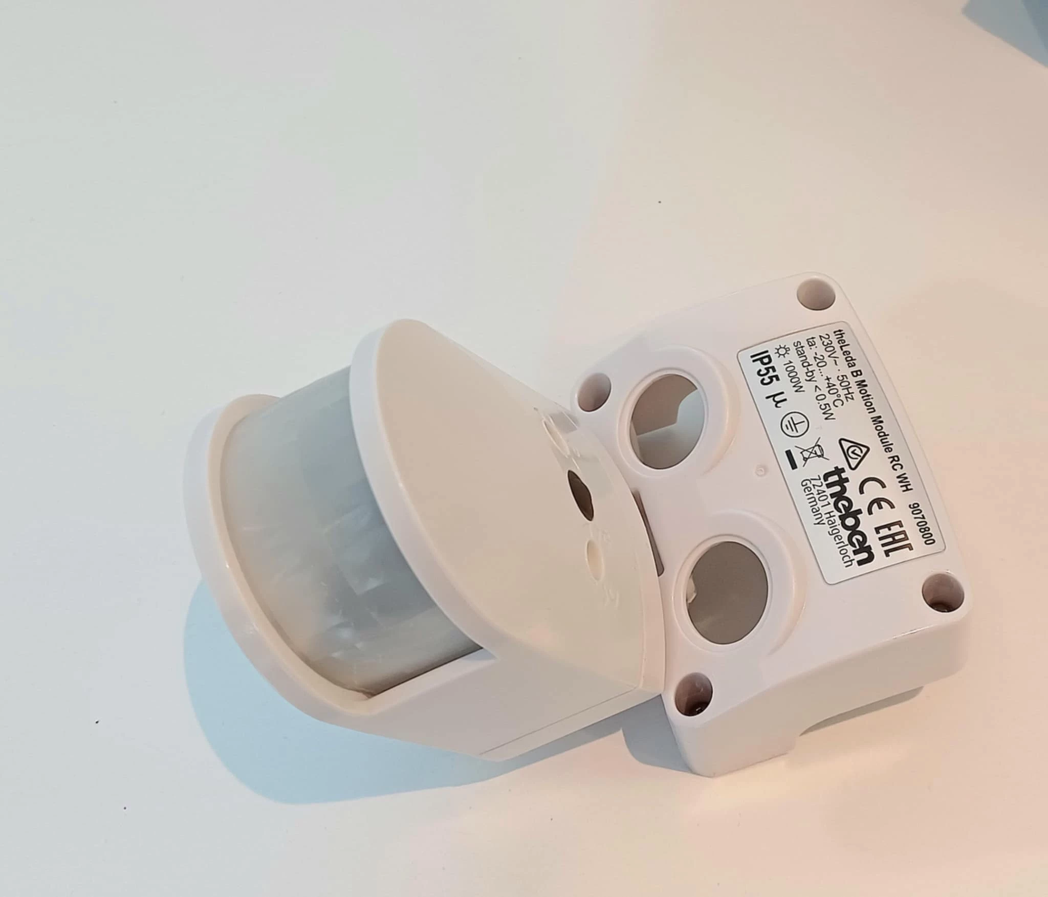 zewnetrzna-lampa-punktowa-led-theben-theleda-b50l-wh-bohaterow-warszawy-61-mysliborz