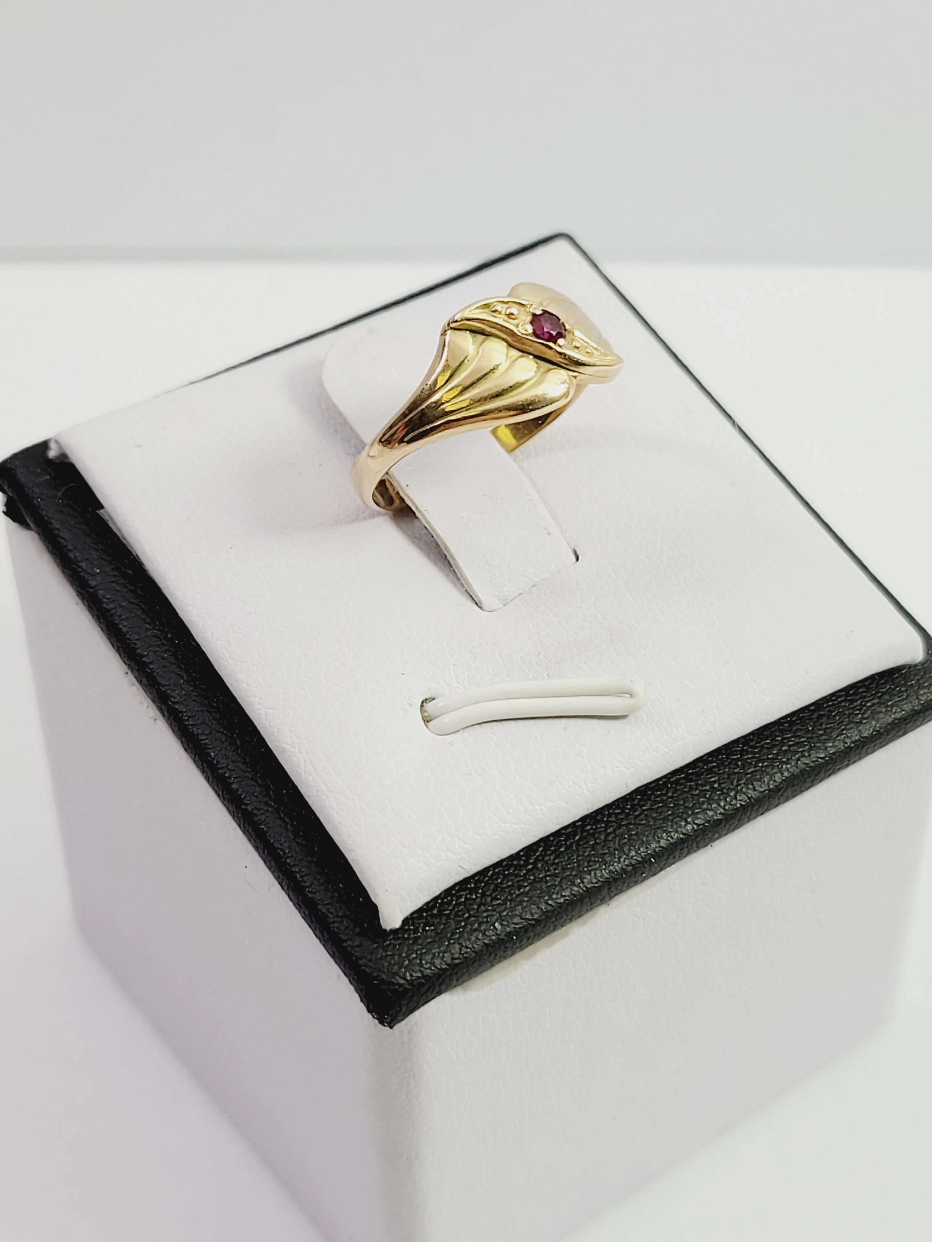 uroczy-zloty-pierscionek-z-rubinem-585-235g-r13-rozmiarsrednica-wew-mm-372-16