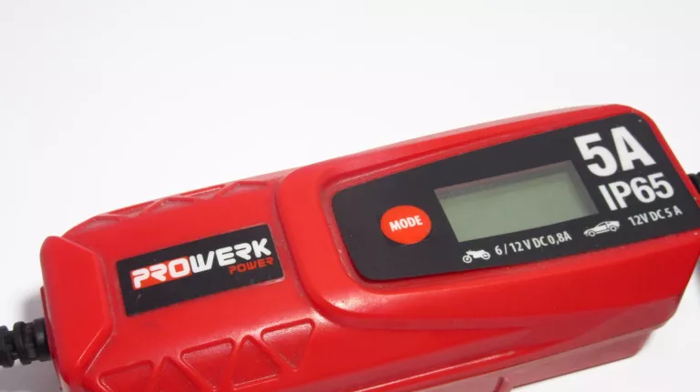 PROSTOWNIK DO AKUMULATORÓW PROWERK 5A IP65