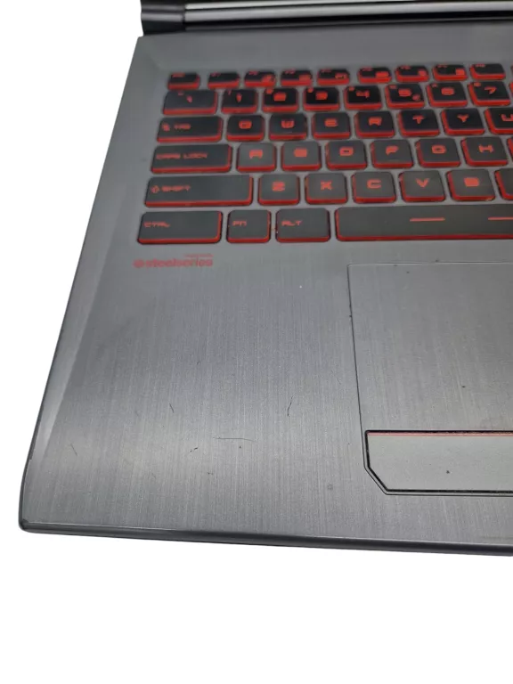 LAPTOP MSI MS-16J9 INTEL CORE I7 8 GB * OPIS *