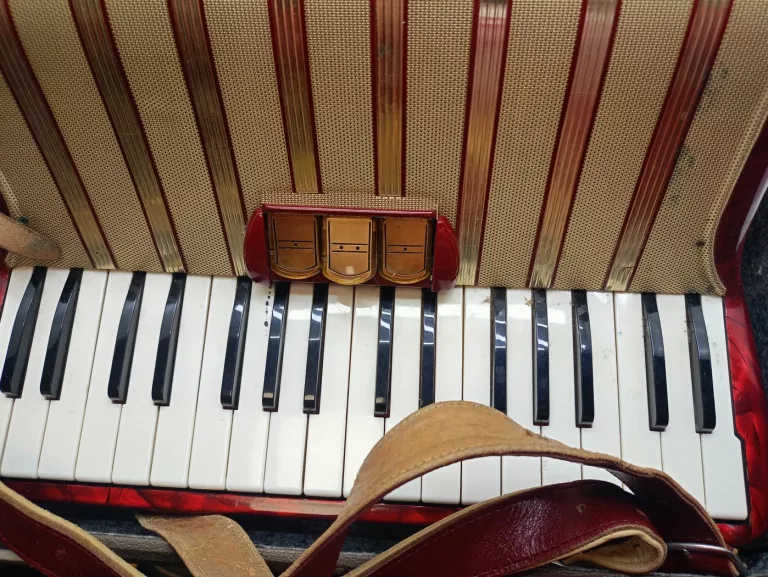AKORDEON HOHNER CONCERTO II 72 BASY