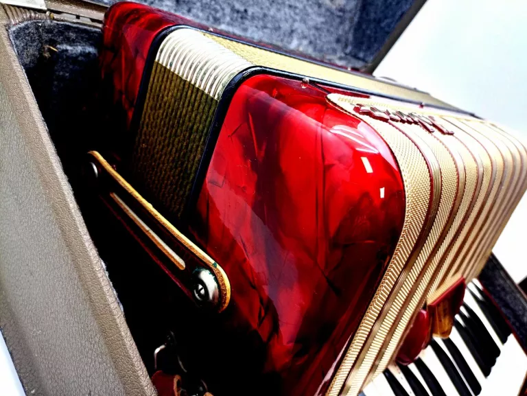 AKORDEON HOHNER CONCERTO II 72 BASY