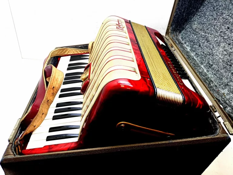 AKORDEON HOHNER CONCERTO II 72 BASY