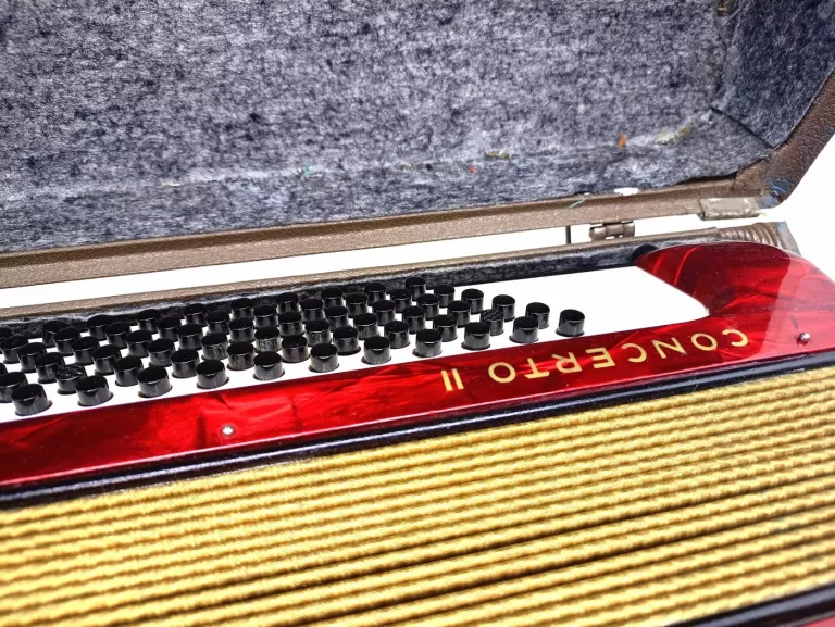 AKORDEON HOHNER CONCERTO II 72 BASY