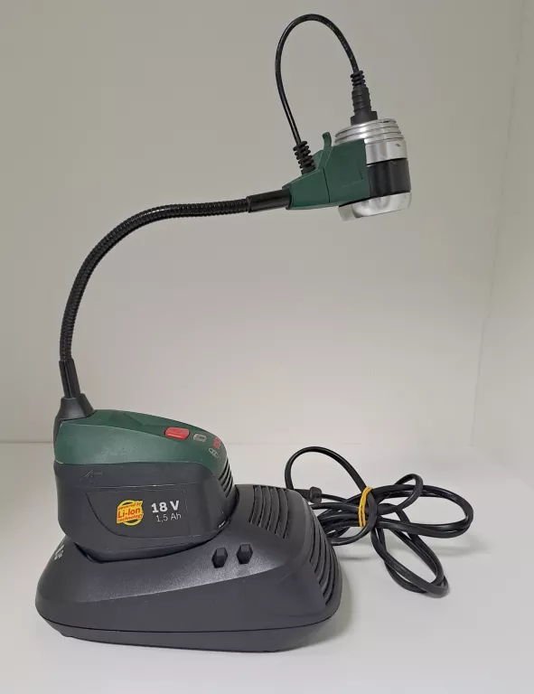 LAMPKA BOSCH PML LI + ŁADOWARKA