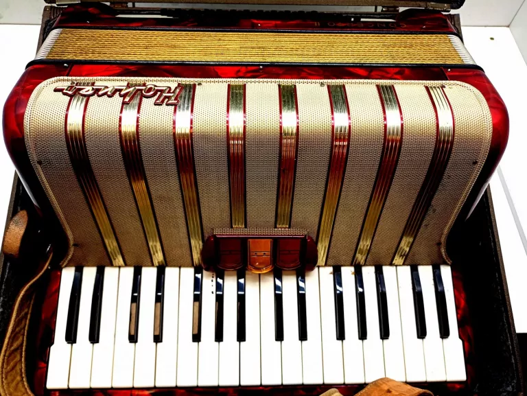 AKORDEON HOHNER CONCERTO II 72 BASY