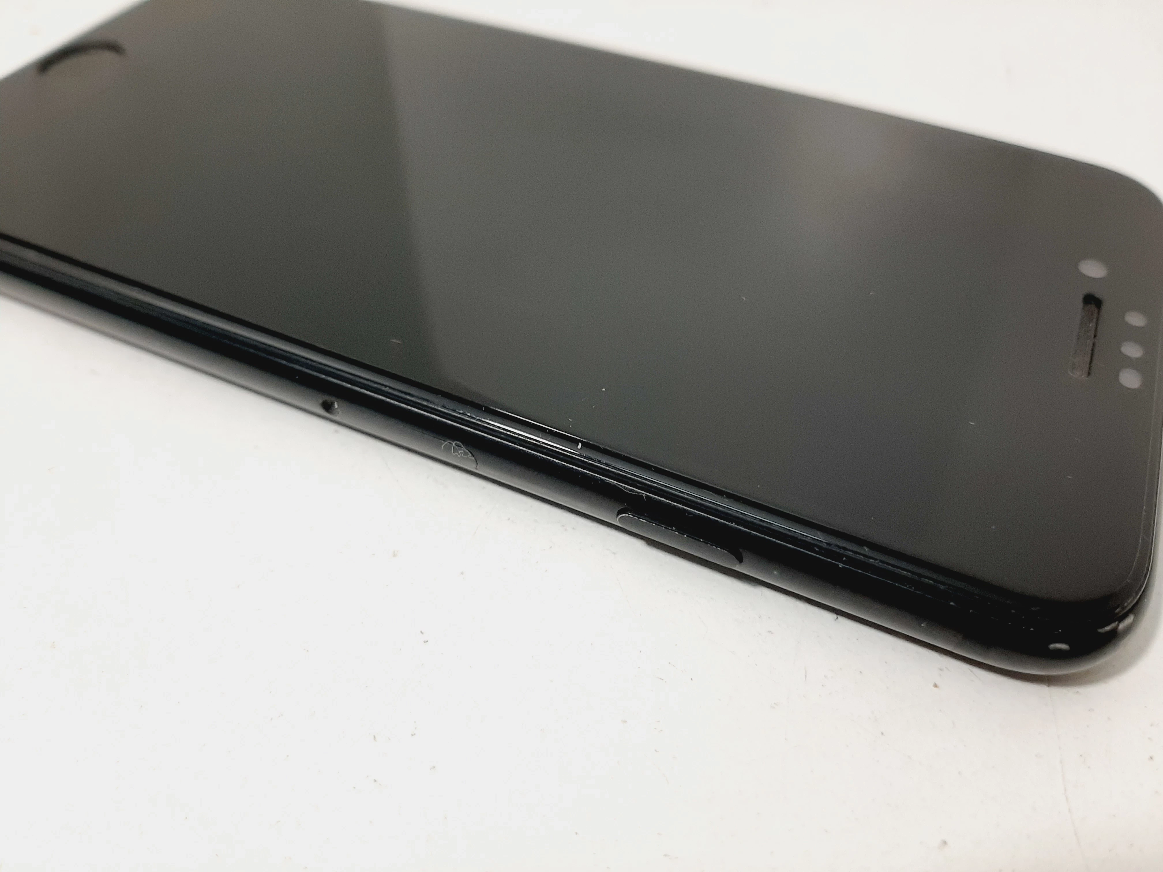 telefon-iphone-7-32-gb-ean-gtin-0190198062963