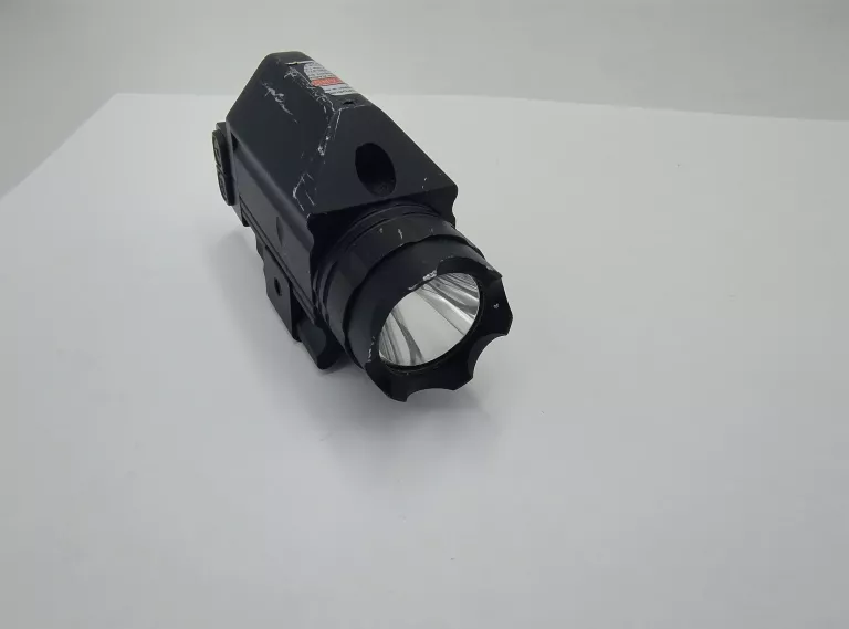CELOWNIK LASEROWY Z LATARKĄ VECTOR OPTICS