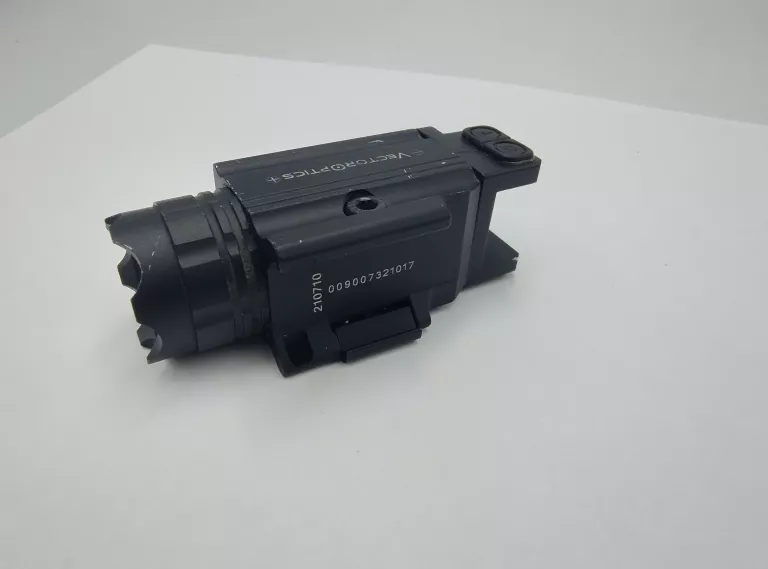 CELOWNIK LASEROWY Z LATARKĄ VECTOR OPTICS