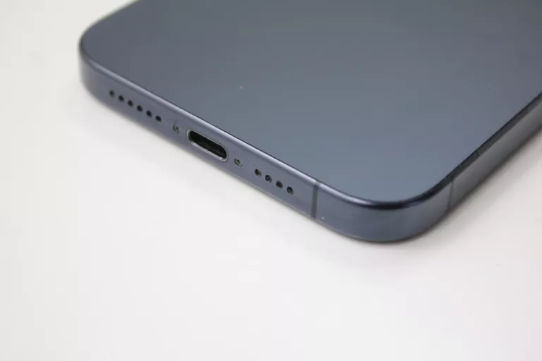 telefon-iphone-15-pro-max-256gb-gwarancja-do-042025-kod-producenta-mu7a3pxa