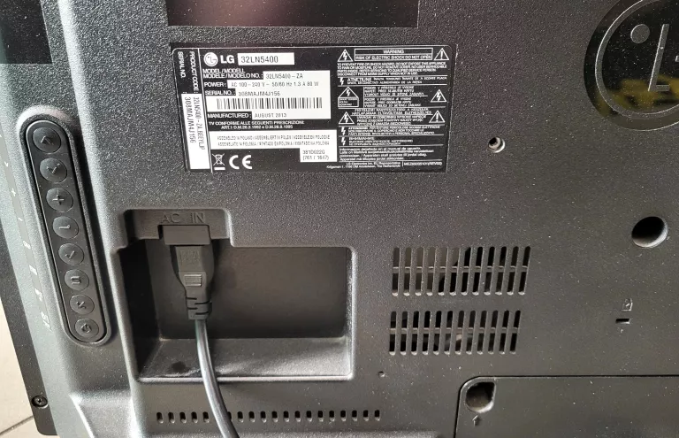 TELEWIZOR 32 LG 32LN5400 + PILOT