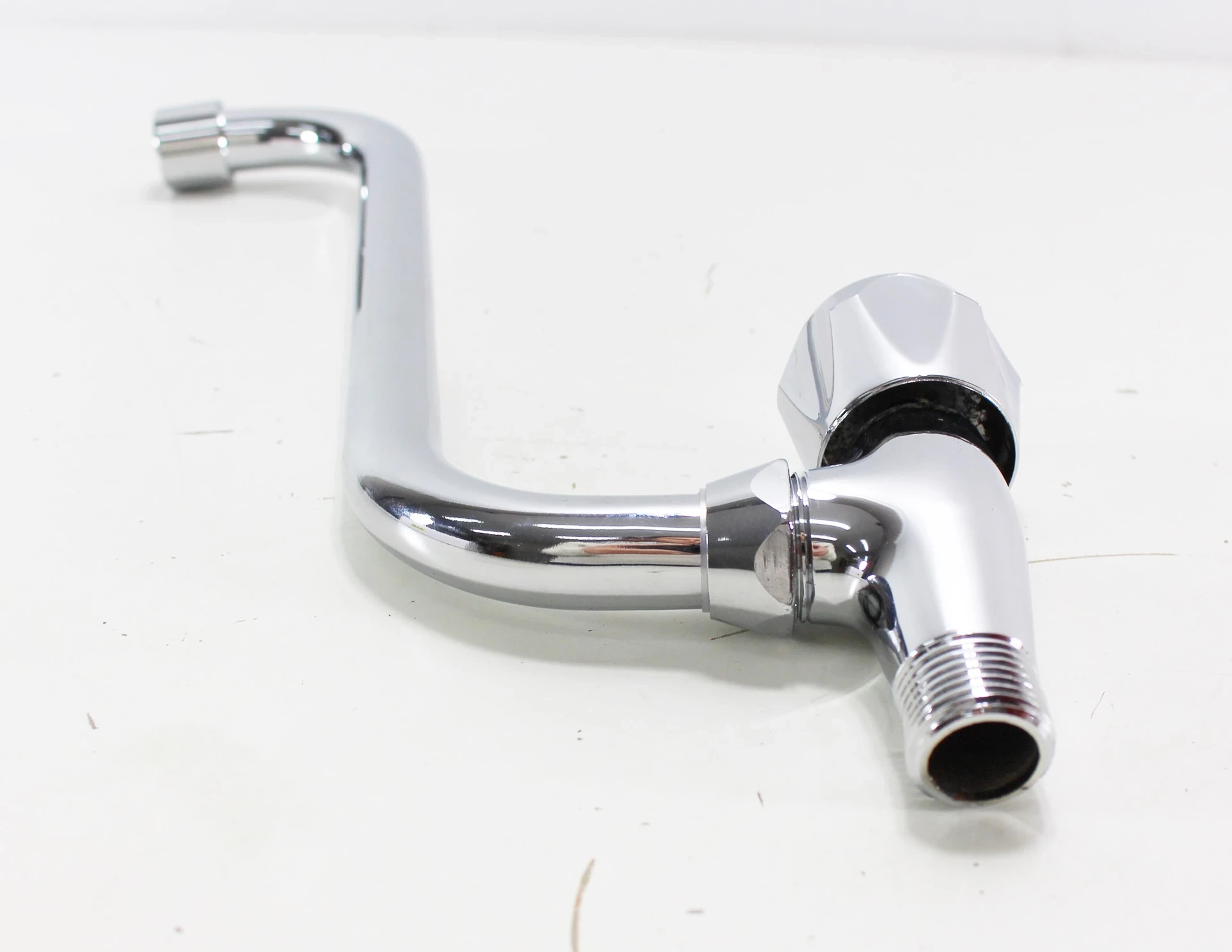 kran-bateria-natynkowy-zwykly-ean-gtin-12121212