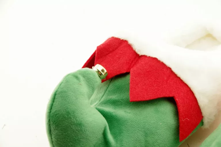 ŚWIĄTECZNE KAPCIE Z DZWONECZKIEM PAPUCIE MIKOŁAJ IDEALNE STAN IDEAŁ 38/39