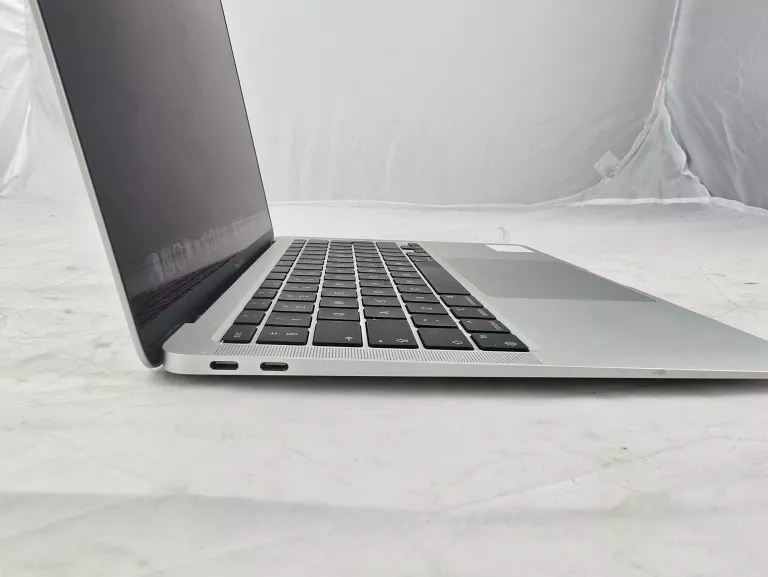 LAPTOP MACBOOK AIR A2337