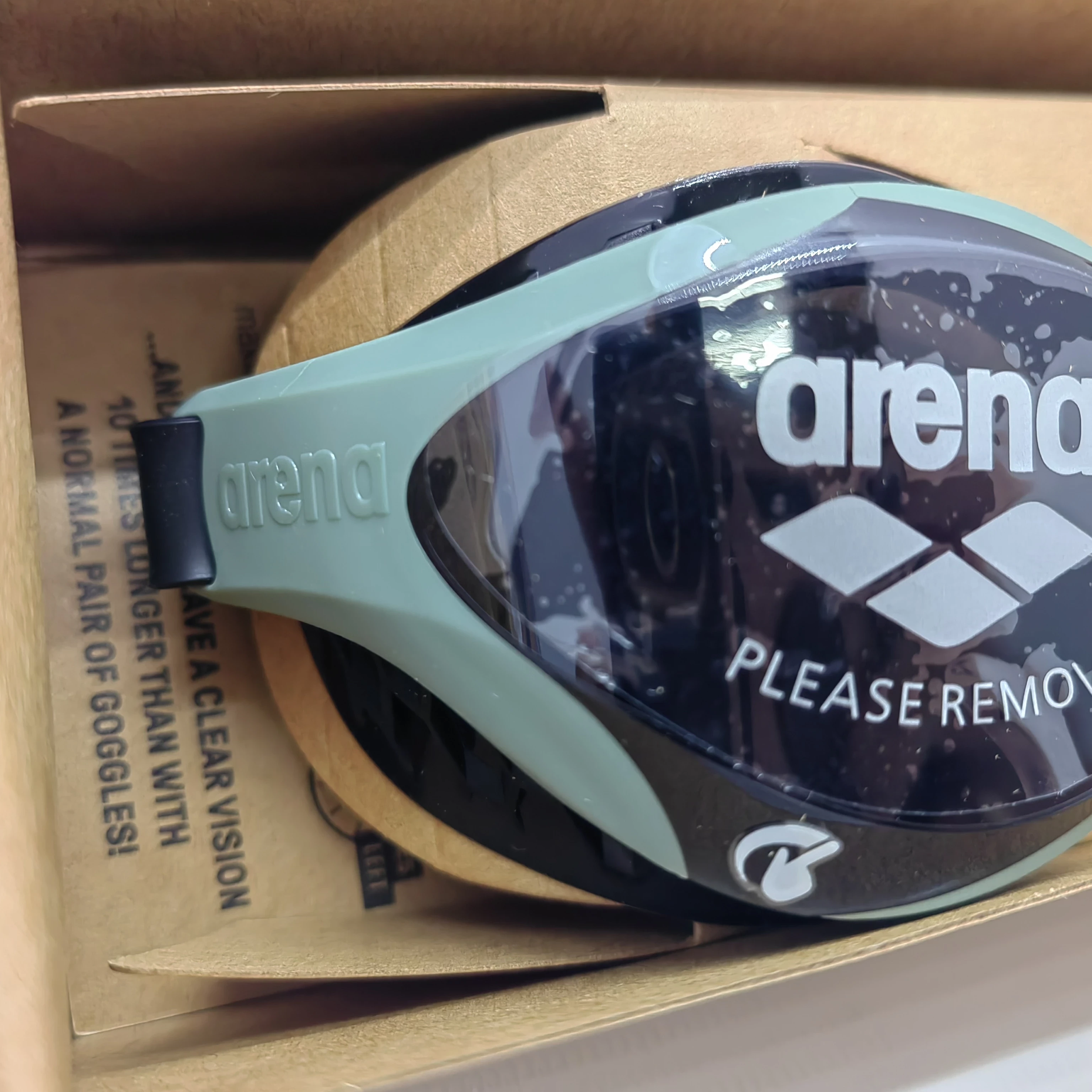 okulary-plywackie-arena-comfortably-light-model-001430560ns