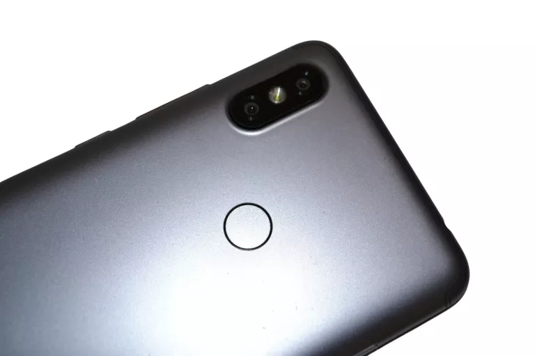 TELEFON XIAOMI REDMI S2 M1803E6G SREBRNY