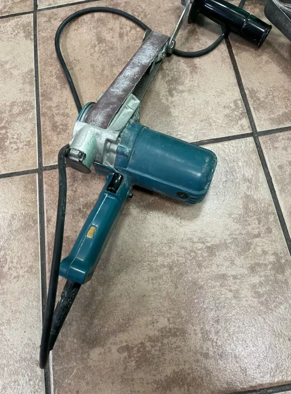 MAKITA 9031 PILNIK ELEKTRYCZNY TAŚMOWY