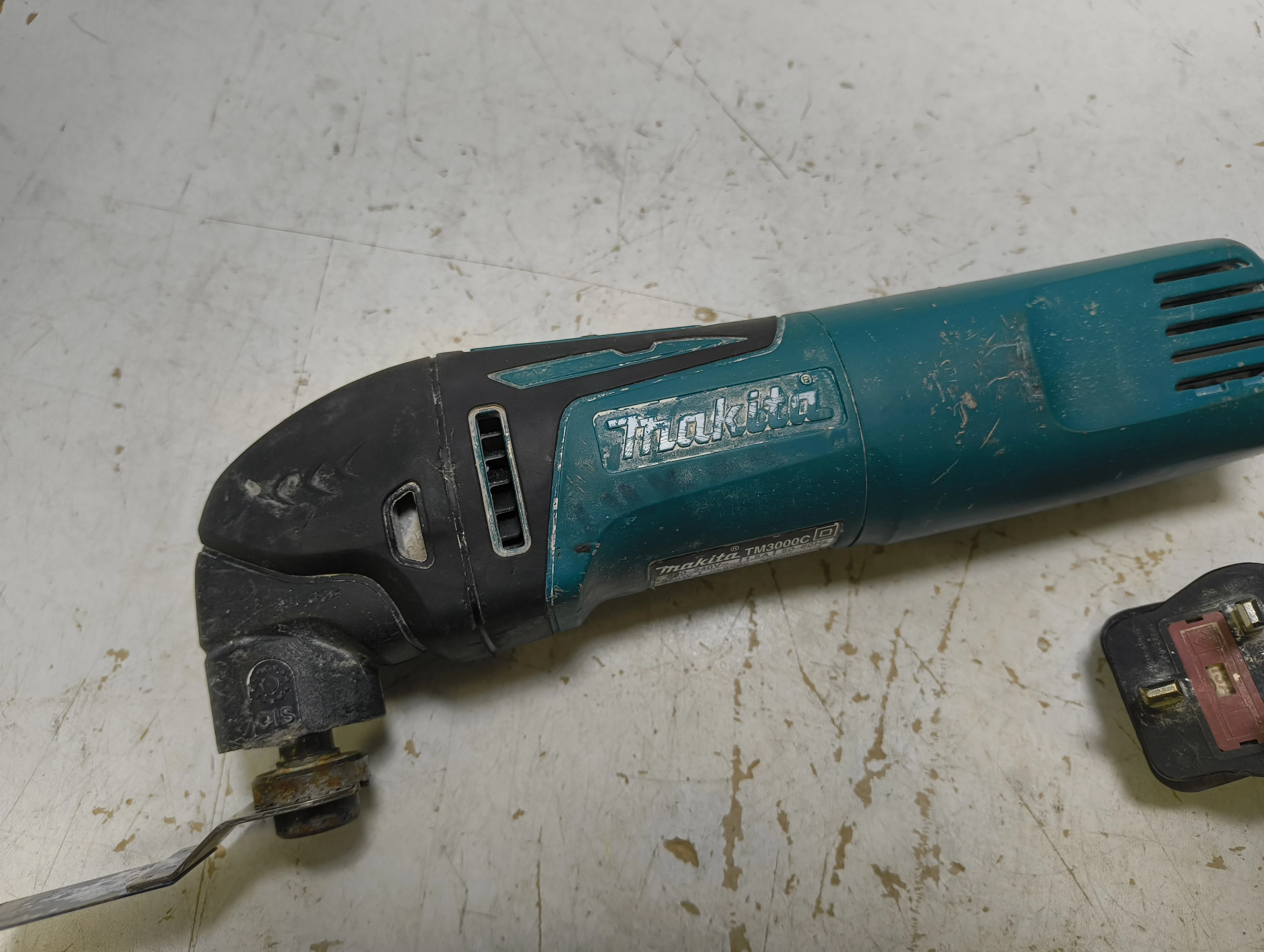 urzadzenie-wielofunkcyjne-makita-tm3000c-stan-11323-2