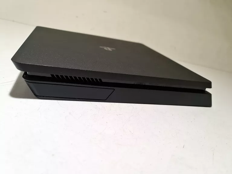 KONSOLA PS4