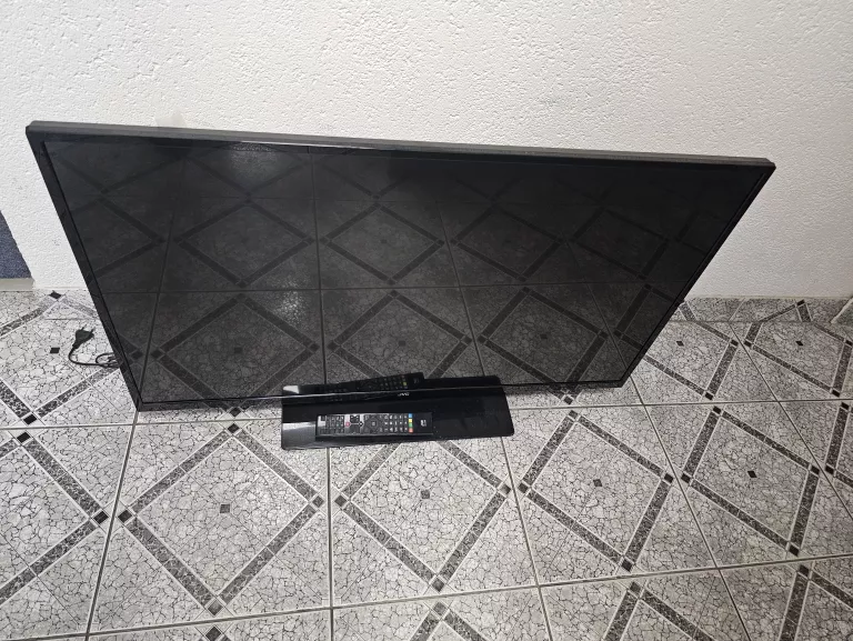 TELEWIZOR JVC LT-43VF30K