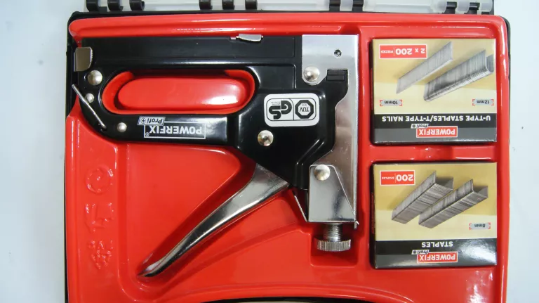 RĘCZNY ZSZYWACZ POWERFIX PROFI Z16531 Z WALIZKĄ +ZSZYWKI