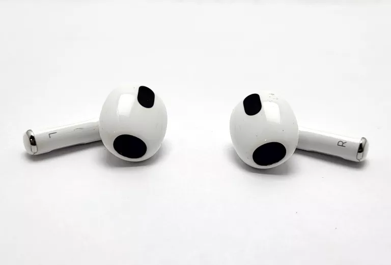 SŁUCHAWKI APPLE AIRPODS 4