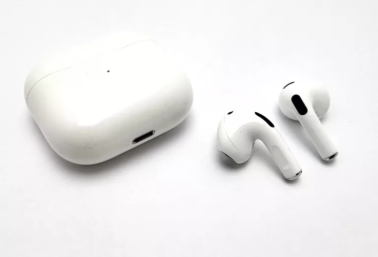 SŁUCHAWKI APPLE AIRPODS 4