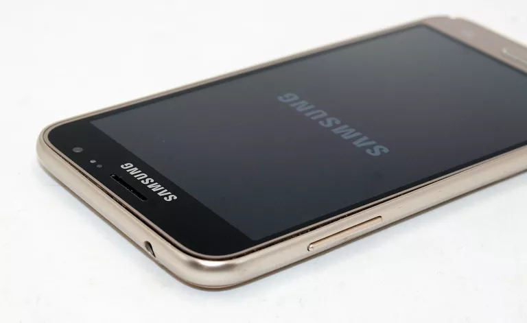 TELEFON SAMSUNG GALAXY J3 2016 (SM-J320F) 1,5+8GB ZŁOTY