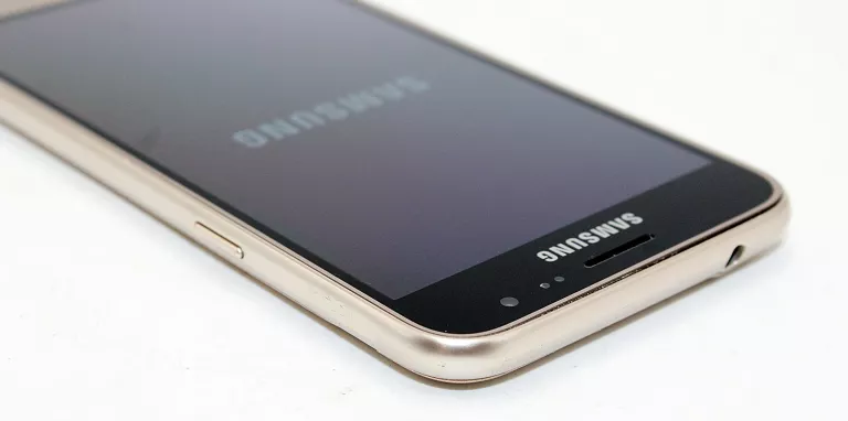 TELEFON SAMSUNG GALAXY J3 2016 (SM-J320F) 1,5+8GB ZŁOTY