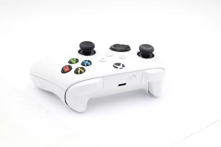 XBOX SERIES WIRELESS CONTROLLER ROBOT WHITE KOMPLET