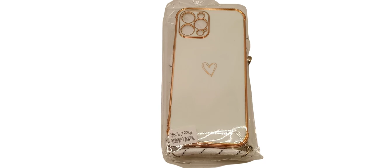 uroczy-case-z-serduszkiem-do-iphone-12-pro-ze-sznurkiem-piastowska-9-tarnowskie-gory