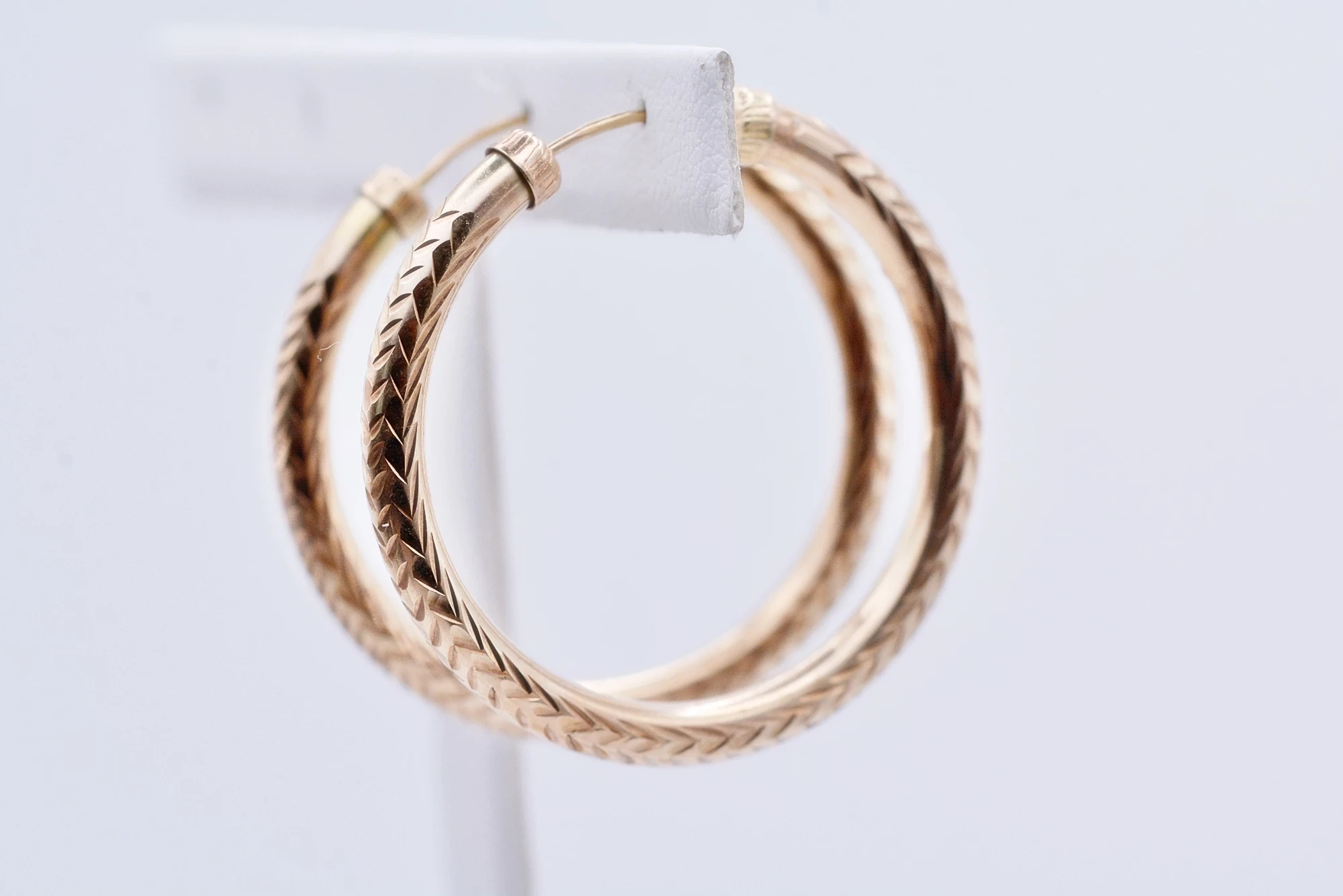 za007-piekne-zlote-kolczyki-duze-kola-z-tloczonym-wzorkiem-375-38mm-stan-11323-2