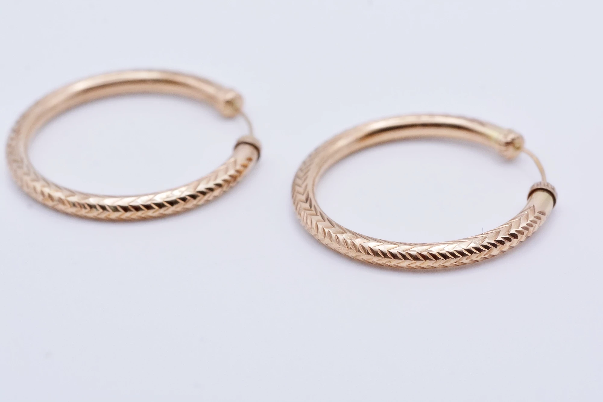 za007-piekne-zlote-kolczyki-duze-kola-z-tloczonym-wzorkiem-375-38mm-kamien-17088-524288