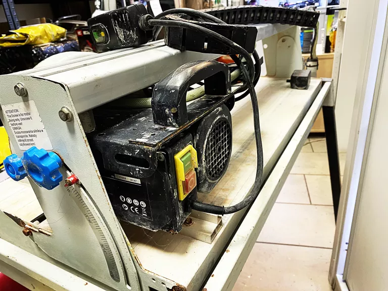 przecinarka-stolikowa-macallister-mstc800d-maksymalna-grubosc-ciecia-plytki-przy-90-stopniach-32