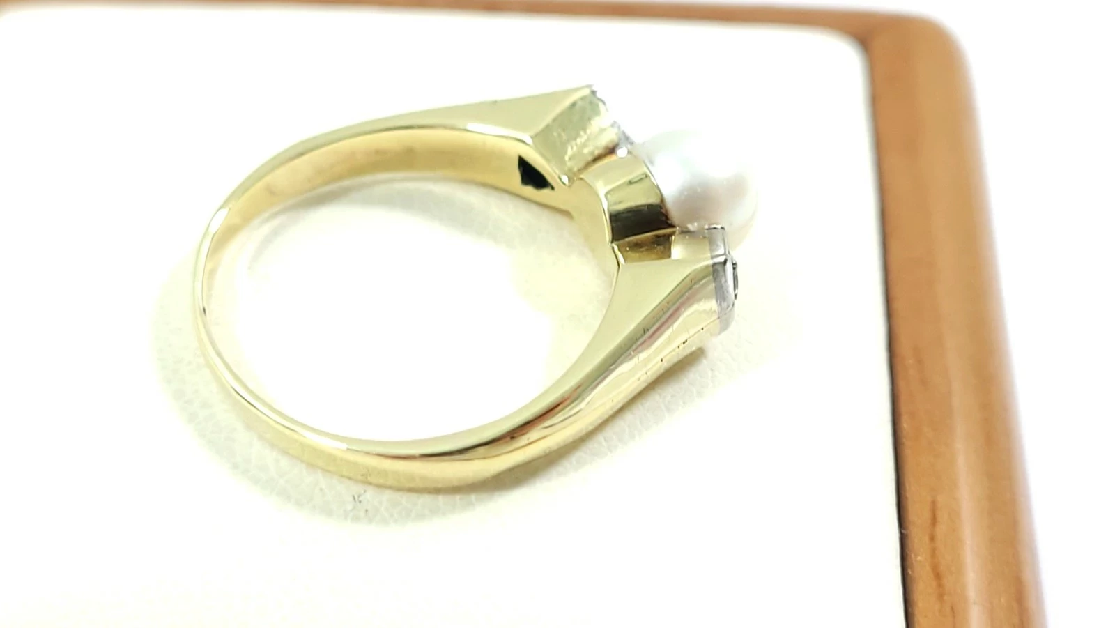 piekny-zloty-pierscionek-z-perla-i-brylantami-p585r15274g-rodzaj-2205-2