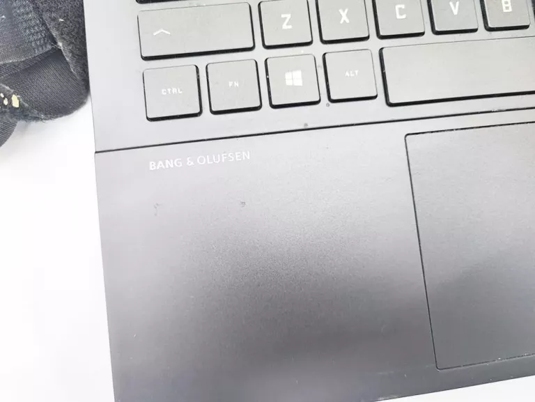 laptop-hp-omen-015-15-en1824no-kod-producenta-4r552ear