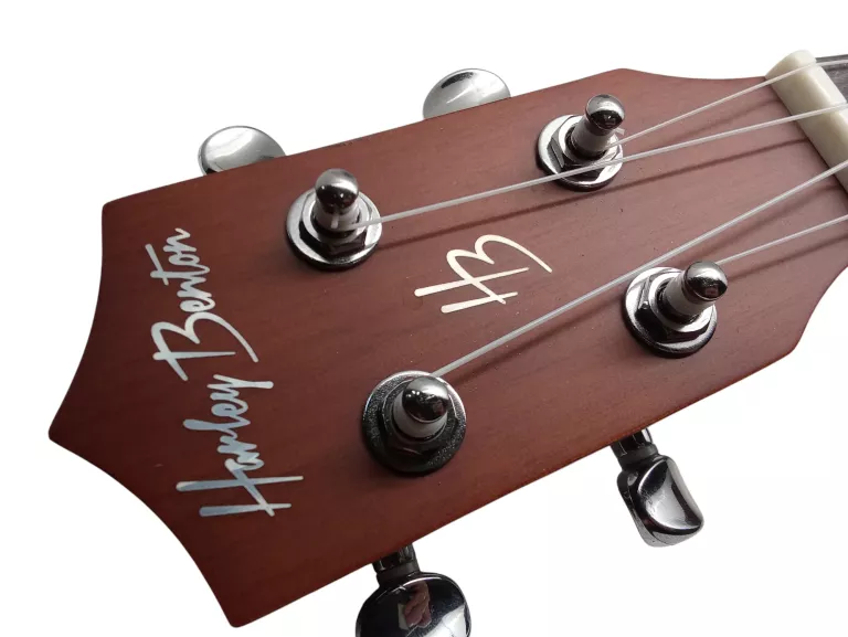 UKULELE HARLEY BENTON