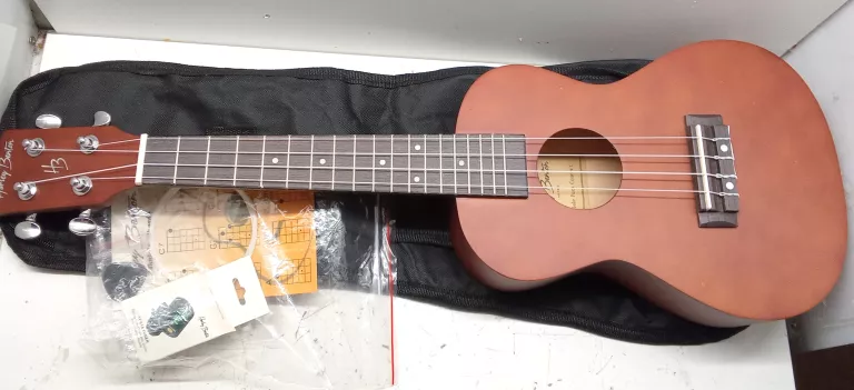 UKULELE HARLEY BENTON