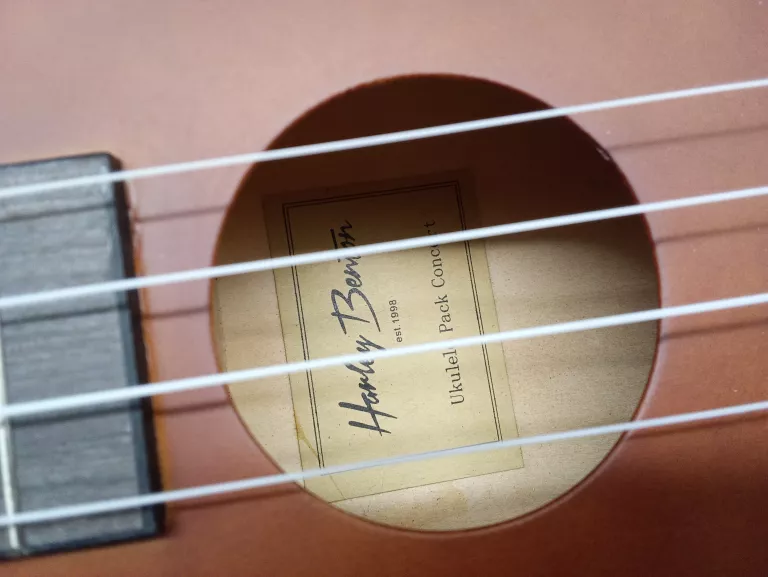 UKULELE HARLEY BENTON