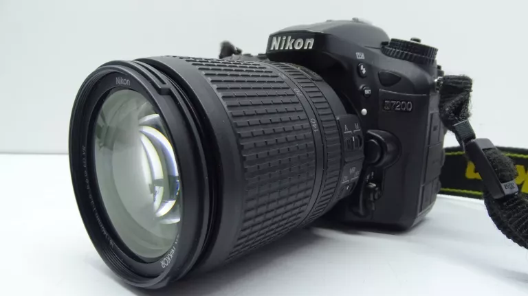 APARAT NIKON D7200 PRZEBIEG 7600 + NIKKOR AF-S 18-140 DX VR ED ZESTAW