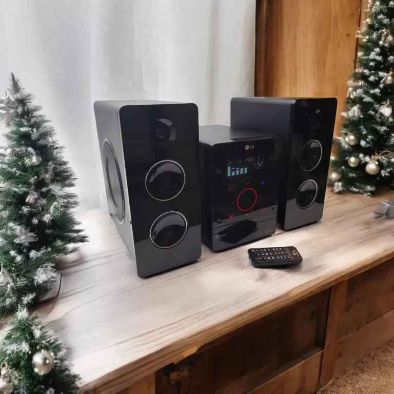 WIEŻA LG CM2760 BLUETOOTH / CD / MP3 + 2 GŁOŚNIKI + PILOT (160 W RMS)